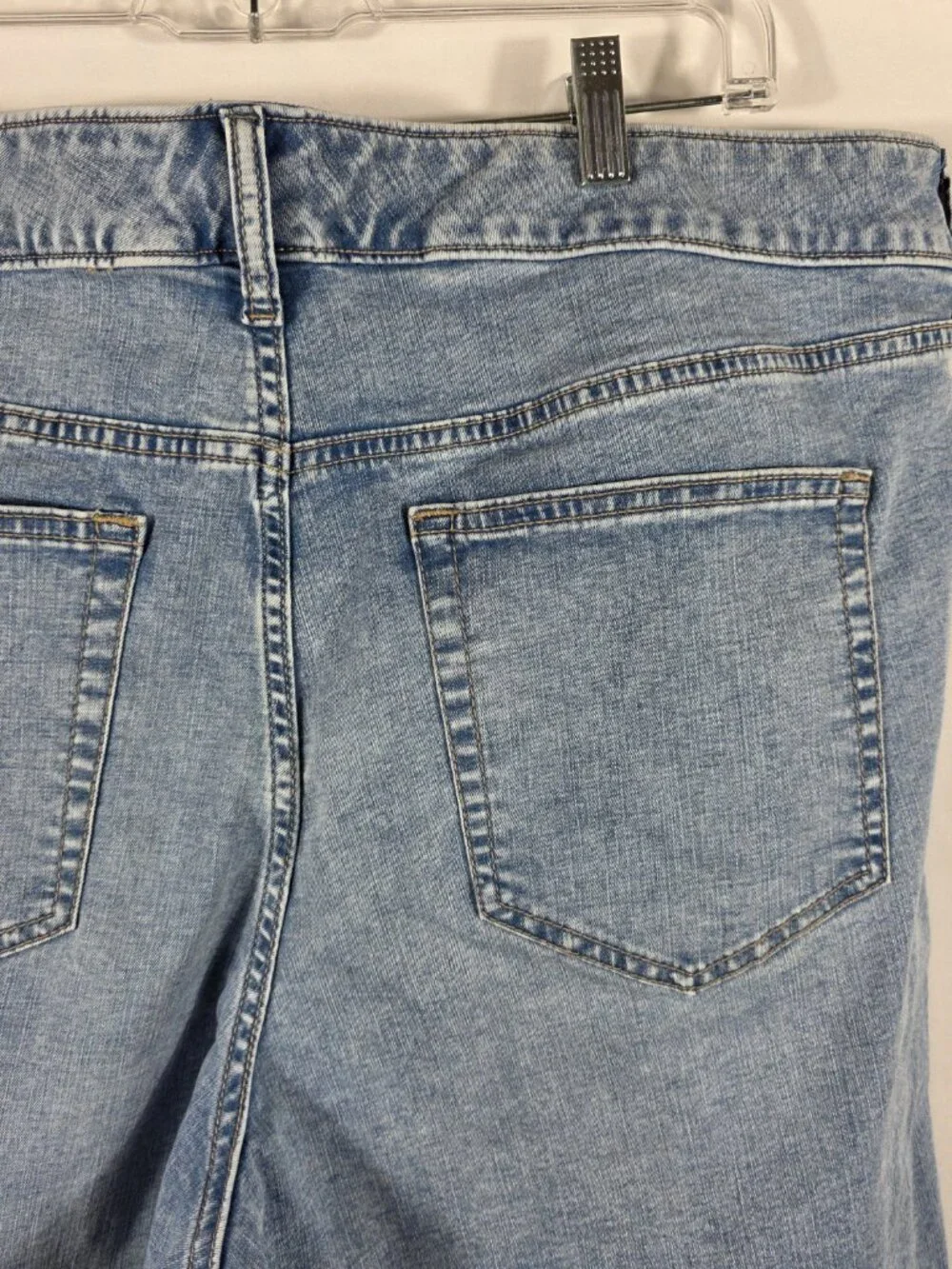 Torrid Perfect High Rise Bermuda Denim Jean Shorts Women's Size 22 Light Wash